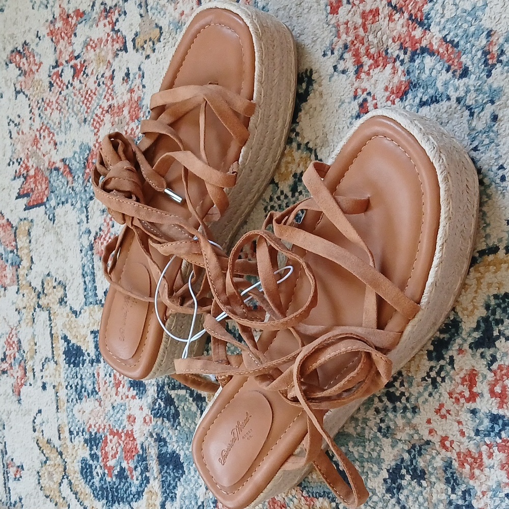 Women's Tan Donny Wedge Platform Heel laced Sandals - Universal Thread